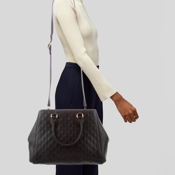 Gucci Signature Top Handle Black Bag - Picture 3 of 9